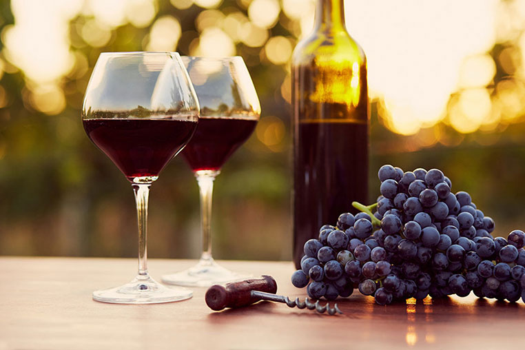 Rượu vang đỏ - Red wine Rượu vang đỏ - Red wine