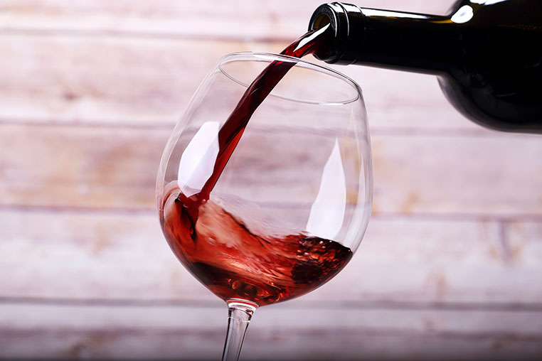 Rượu vang đỏ - Red wine Rượu vang đỏ - Red wine