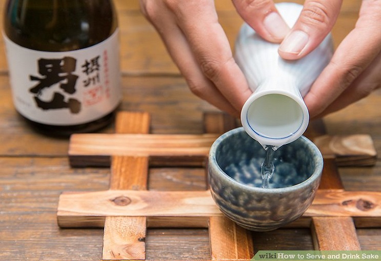 Rót rượu sake